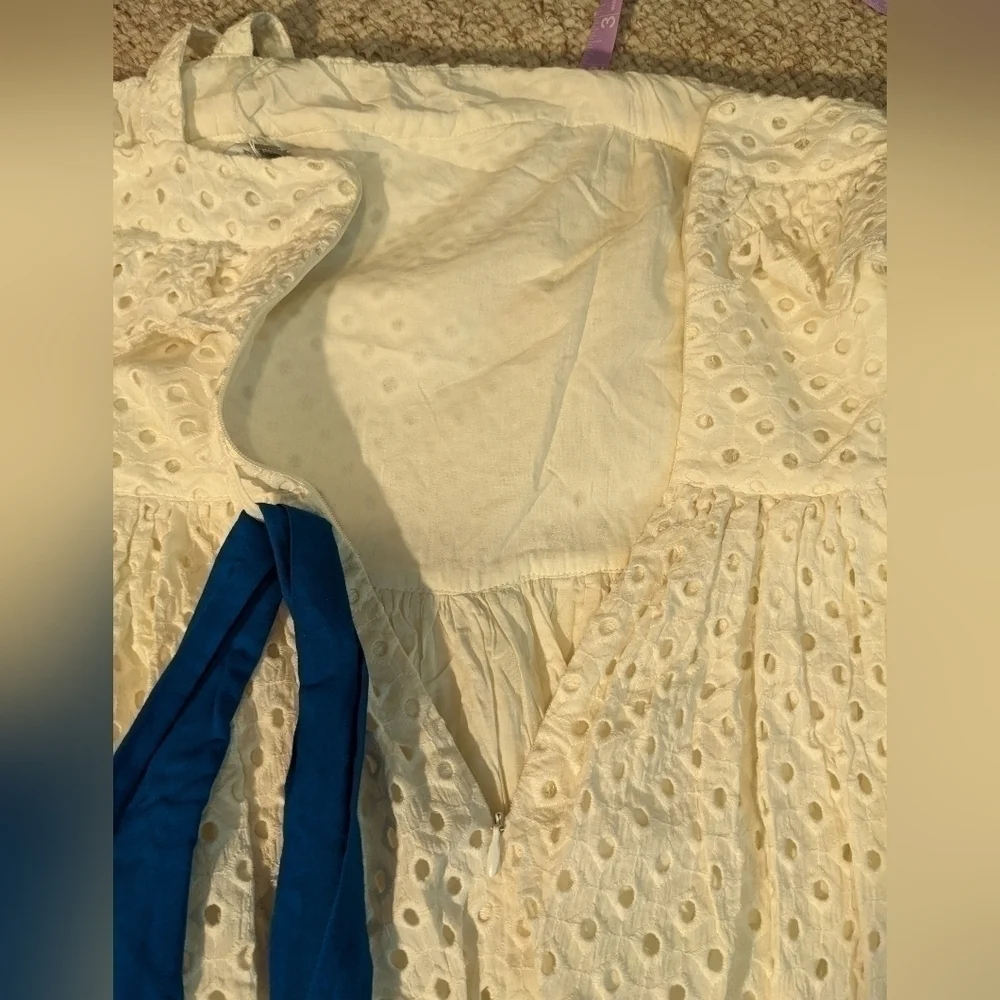 Zoe & Sam white eyelet dress size M - Picture 7 of 7